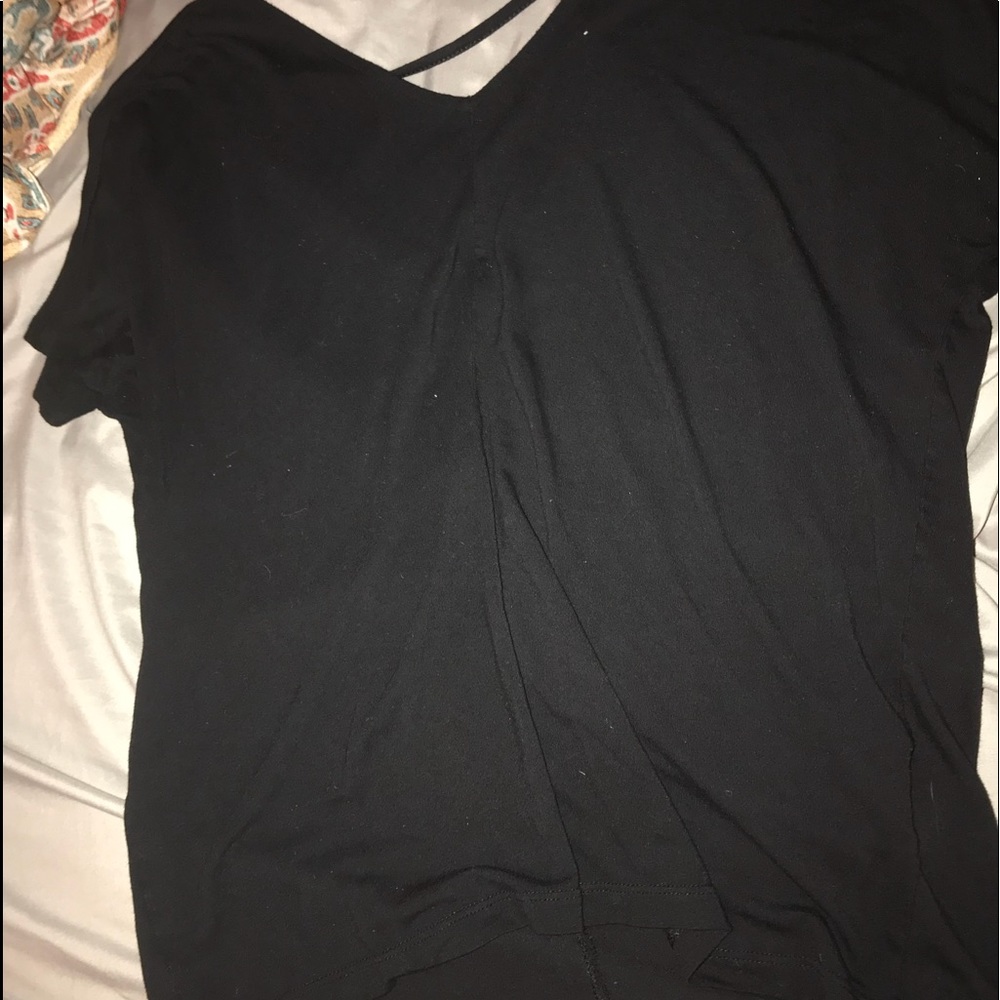 Short sleeve v neck shirt with back detailing